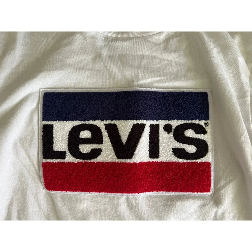 Levis‎ Mens Graphic T-Shirt Chenille Patch Logo Red White Blue Small NWOT USA